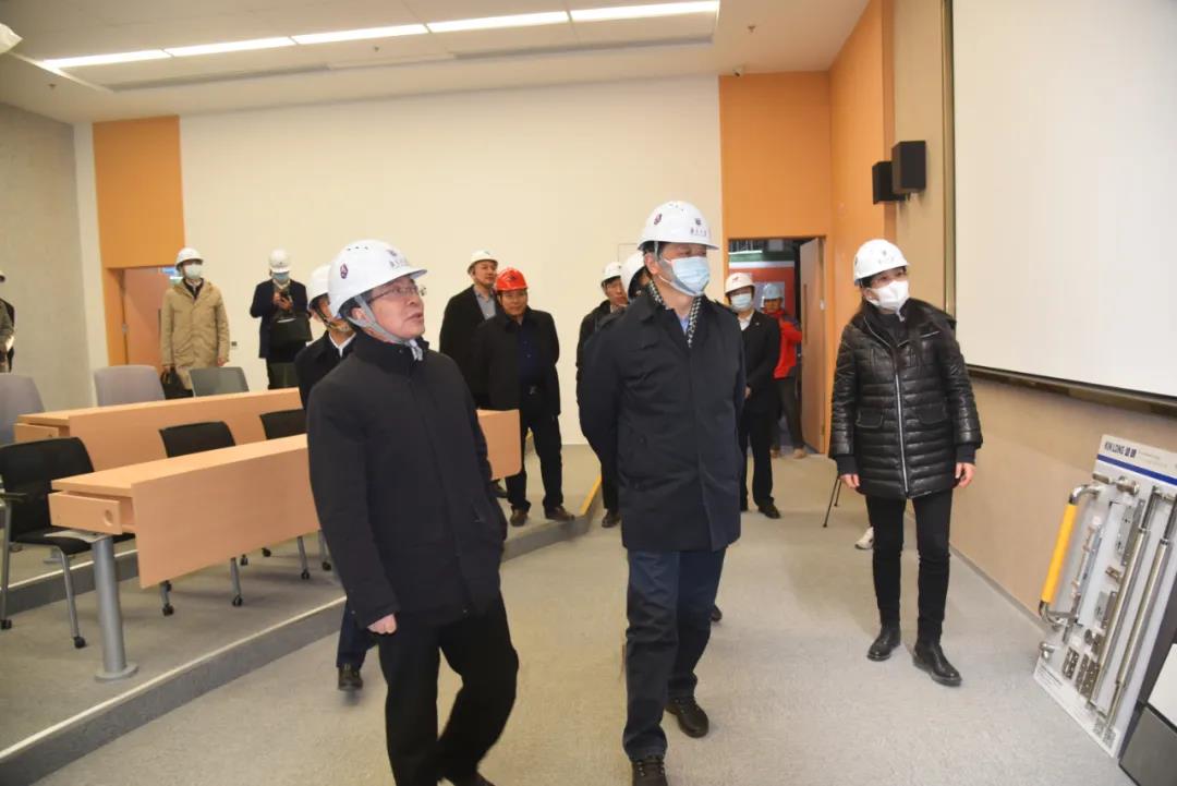 扎实推进南大苏州校区高水平建设 南京大学党委书记胡金波一行莅临集团公司南大苏州校区施工现场调研