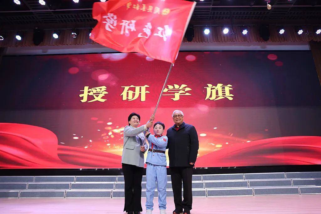 【深切缅怀周总理】集团董事长刘书华参加纪念周恩来总理诞辰127周年系列活动