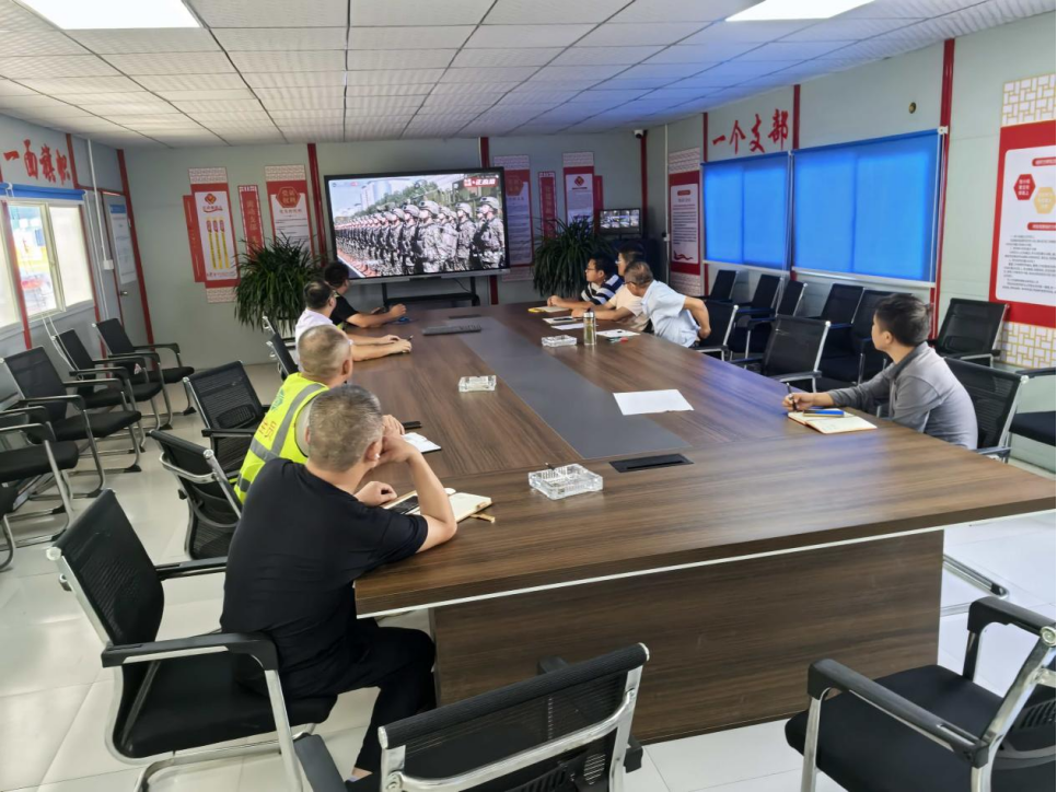 【铭记历史 砥砺前行】苏州中设集团集中观看纪念中国人民抗日战争暨世界反法西斯战争胜利80周年大会直播